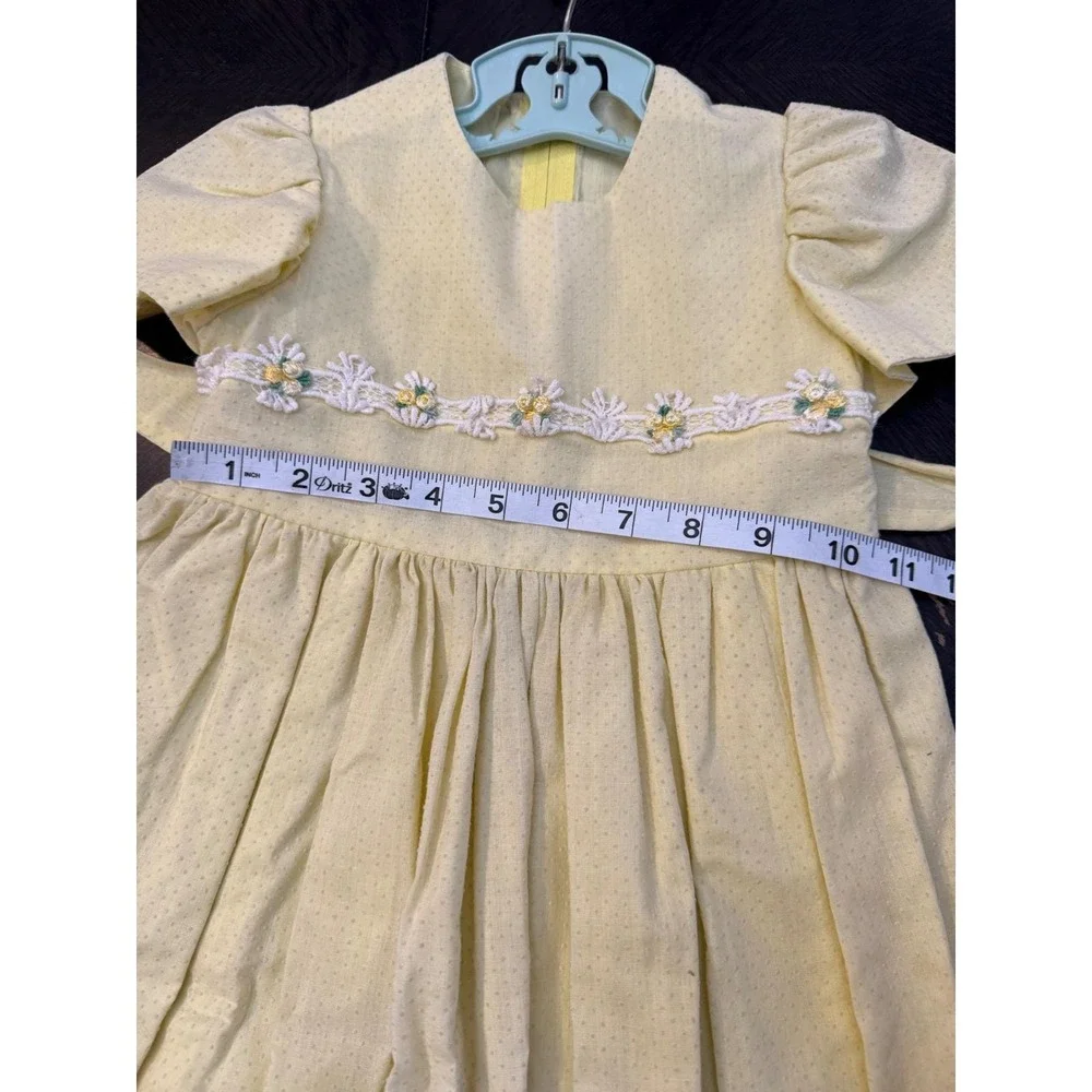 Vintage Yellow Swiss Dot Girls Dress Floral Lace Trim Puff Sleeve Bow Back‎